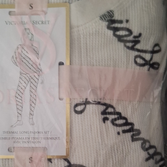 Victoria's Secret White Pajama Set with Black Script - Picture 4 of 5